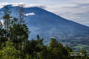 Gunung Telomoyo yang Kusambangi Waktu Itu