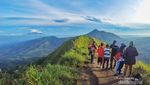 Gunung yang Dikelilingi Gunung