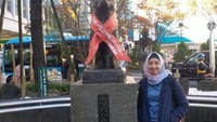 Patung ini tak hentinya dipenuhi oleh para wisatawan yang berkunjung ke Tokyo