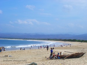Hah, di Pantai Santolo Air Laut Mengalir ke Sungai?