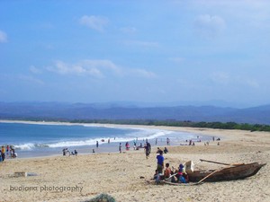 Hah, di Pantai Santolo Air Laut Mengalir ke Sungai?