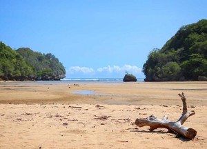 Halo Traveler! Dapat Salam Nih dari Pantai Clungup