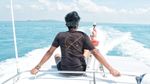 Hamparan Pasir Putih dan Laut Biru di Pulau Semujur