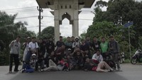 Jangan lupa foto bareng.