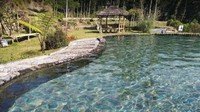 dinamakan kolam cinta karena kolam renang ini membentuk bentuk hati
