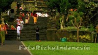 Pura yang megah namun meninggalkan kesan yang buruk