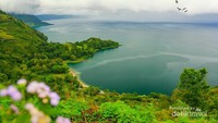 Pesona Danau Toba yang membius siapa pun yang melihatnya.