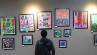Lukisan karya anak-anak berkebutuhan khusus di galeri lantai 2