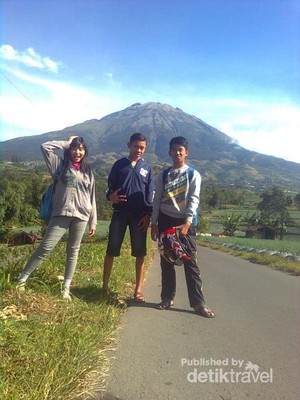 Hiking Menantang ke Gunung Sumbing
