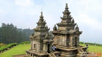 Salah satu candi di komplek Candi Gedong Songo