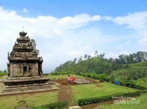 Hiking Sambil Wisata Sejarah di Candi Gedong Songo