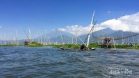 Kehidupan nelayan di kawasan rawa pening