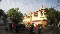 Para pecinta sepeda di Surabaya, mengunjungi Klenteng Coklat