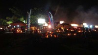 Suasana makan malam yang romantis di Jimbaran (Faela Shafa/detikTravel)