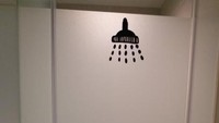Toilet pun dipisahkan dengan shower untuk mandi