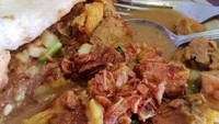Rujak Soto Mbok Mbret salah satu kuliner khas Banyuwangi ditemani secangkir Dawet Ayu.Nikmat!
