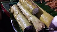 Menikmati tumbang bisa dengan kuah santan bisa juga dimakan langsung per buah.