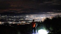 Gemerlapnya lampu-lampu di lembah Garut