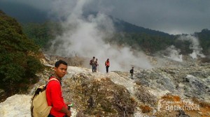 Ide Liburan Weekend: Trekking ke Kawah Ratu di Bogor