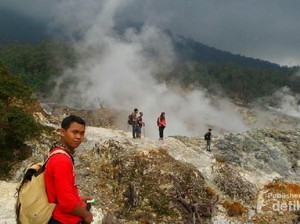 Ide Liburan Weekend: Trekking ke Kawah Ratu di Bogor