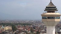 View Kota Bandung dari salah satu menara Masjid Raya Bandung.