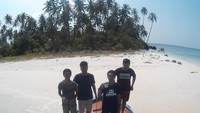 Bersantai di Pulau Banyak