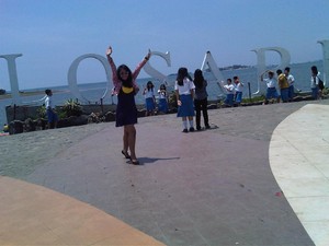 Happy Holiday di Makassar