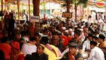 Ikutan Tradisi Makan Bajamba, Yuk!