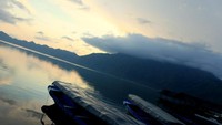Perahu yang dipakai untuk pergi ke Desa Trunyan