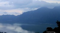 Nikmati sejuknya Danau Batur dari atas