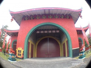 Imlek di Semarang: Kelenteng Sam Poo Kong & Kuliner Enak