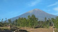 pemandangan view gunung sindoro