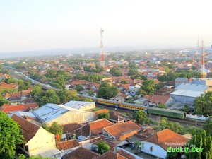 Indahnya Cirebon Dilihat dari Atas Menara Masjid Agung