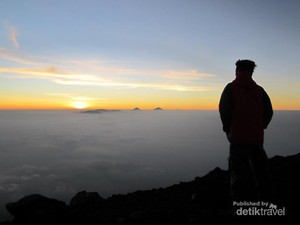 Indahnya Gunung Slamet, Tak Kalah dengan Semeru!