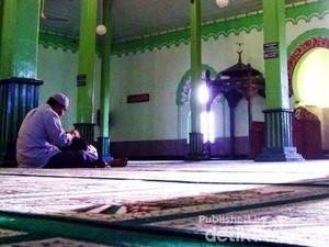 Indahnya Kerukunan Beragama di Alun-alun Magelang