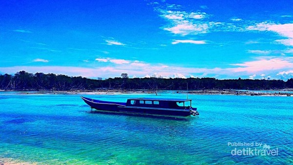  Indahnya Laut  di Kepulauan Mentawai