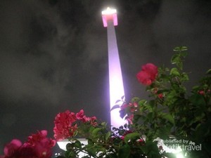 Indahnya Monas di Malam Hari