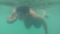 Paling asyik snorkling di pantai ini