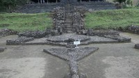 Pemandangan saat masuk candi