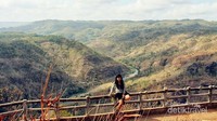 Gemeter rasanya duduk di pinggiran