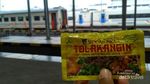 Indahnya Senyum Anak-anak di Pulau Komodo