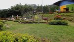 Indahnya Taman Bunga di Mikie Funland Berastagi