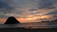 Sunset di Pulau Merah
