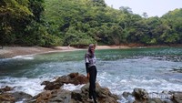 spot foto laut yang memisahkan spotfoto pertama dan spot foto kedua