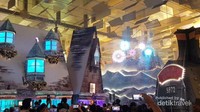 Salju dan light show di Hogsmeade Village terminal 3.