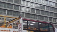 Bus tampak lebih dekat