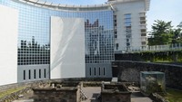 Tepat berada di tengah Perpustakaan Moch. Hatta