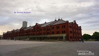Red Brick Warehouse menjelang sore.