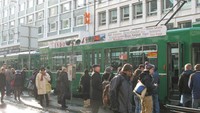 Tram dengan promosi wisata Indonesia (Foto: Budiman/KBRI Bern)
