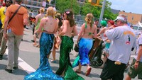 Parade Putri Duyung di AS (sumber: Amusing Planet)